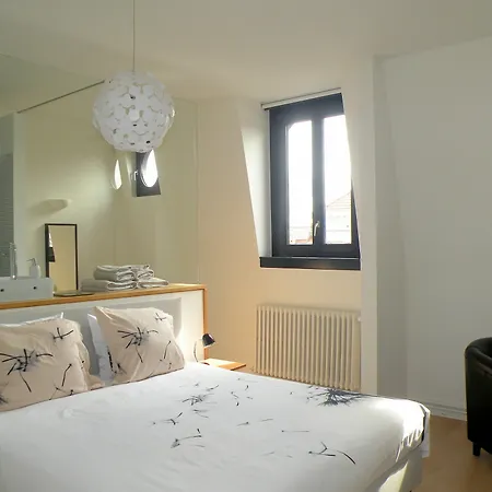 Living In Brusel, Urban 5*